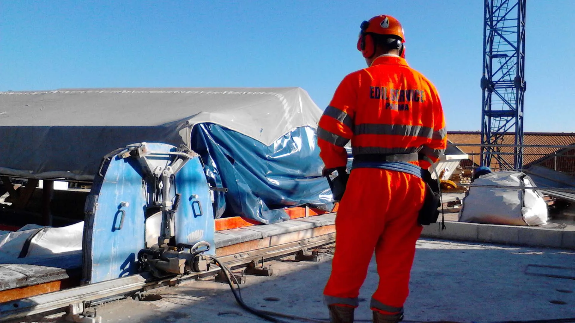 Taglio a Disco Diamantato — EDILSERVICE Taglio a Disco Diamantato — cantiere EDILSERVICE n. 1, Taglio Cemento Armato nel Nord e Centro Italia