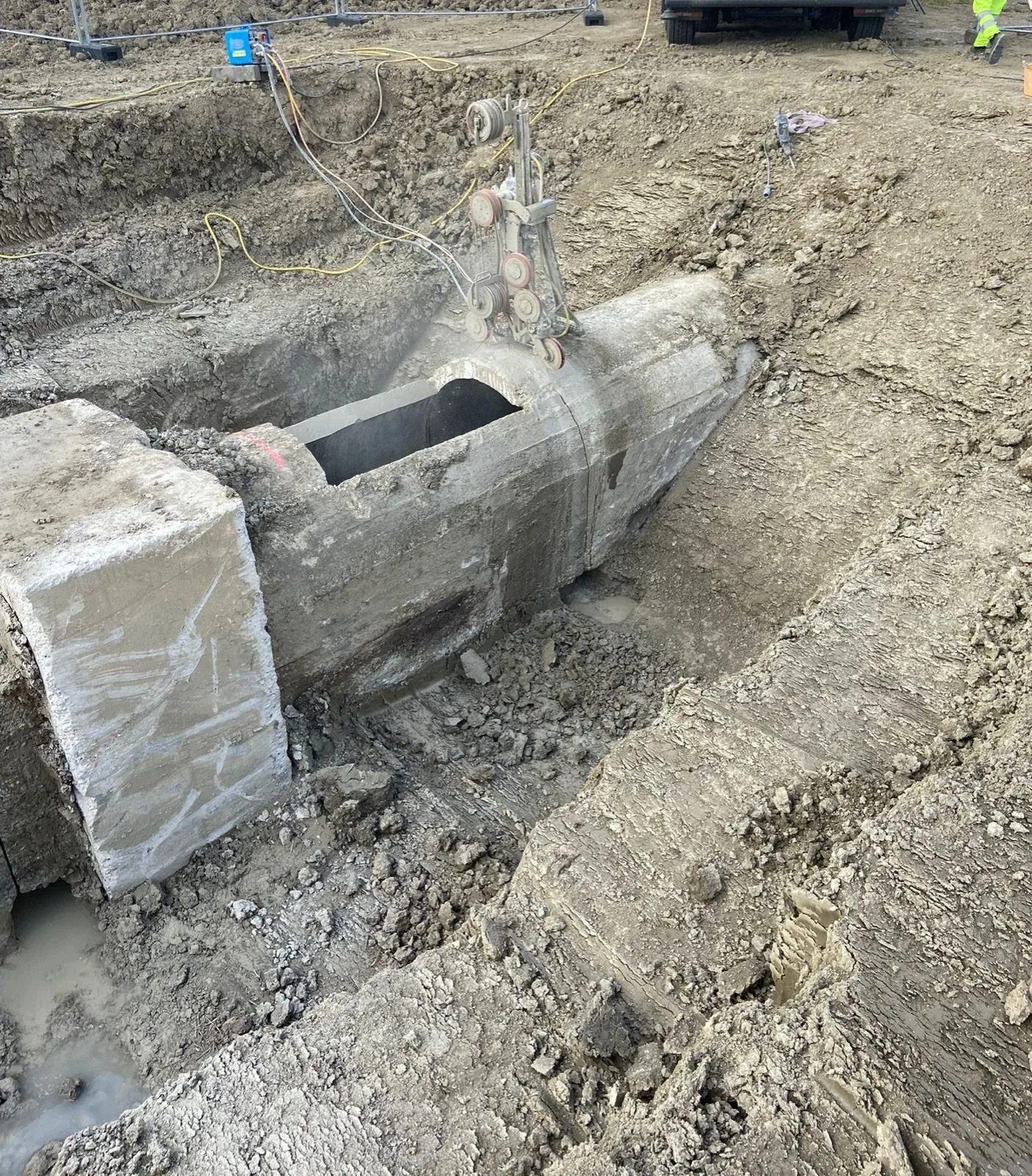 Taglio a Filo Diamantato — EDILSERVICE Taglio a Filo Diamantato — cantiere EDILSERVICE n. 3, Taglio Cemento Armato nel Nord e Centro Italia