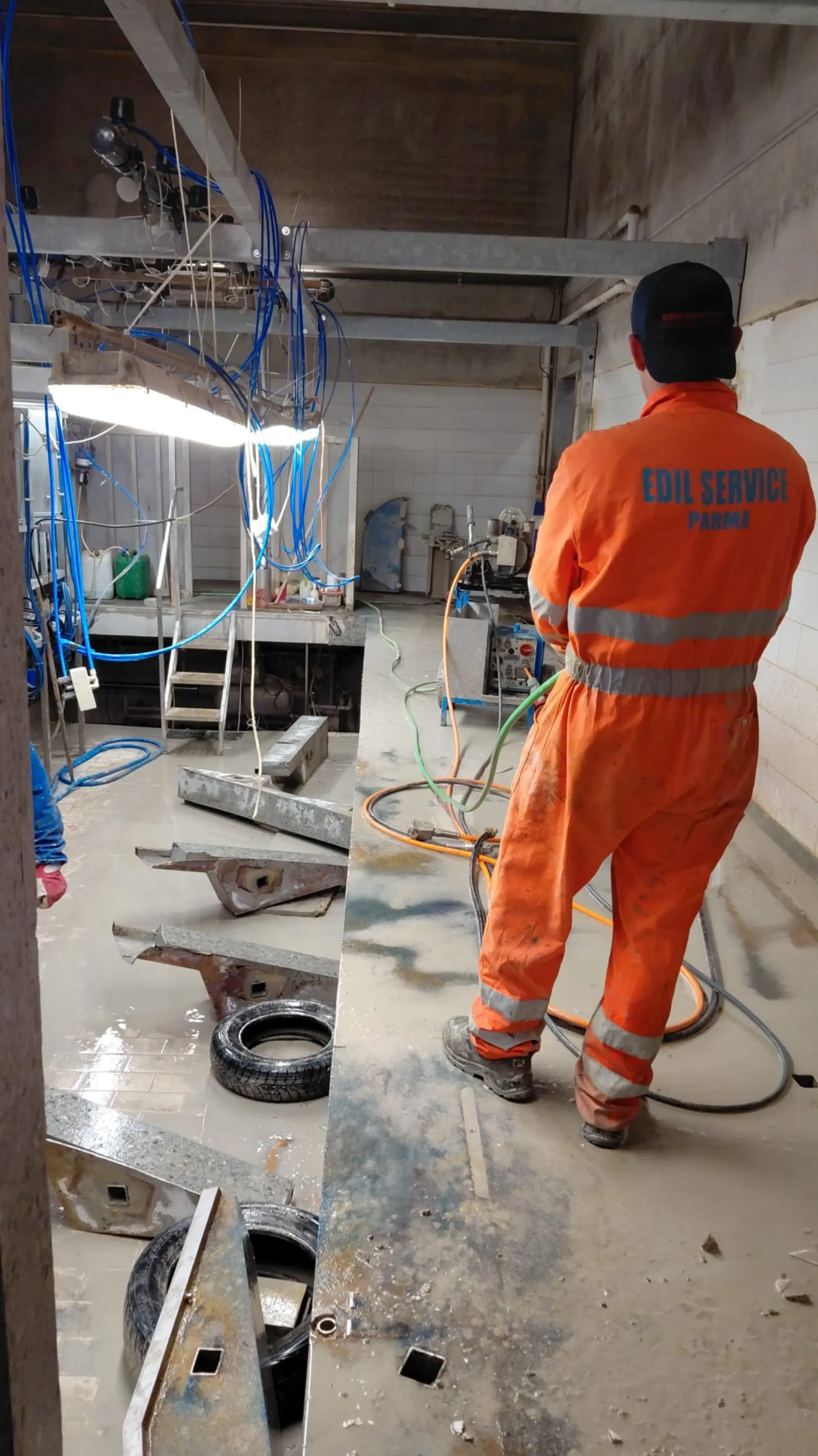 Adeguamento Sale di Mungitura — Agricoltura e zootecnia, foto cantiere 9 eseguito da EDILSERVICE nel Nord e Centro Italia