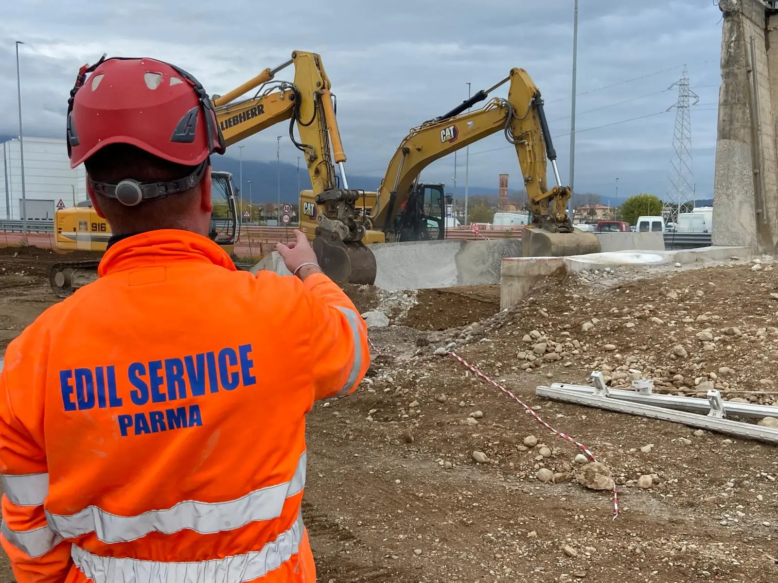Briglie e Muri di Contenimento — Opere idrauliche e infrastrutture, foto cantiere 2 eseguito da EDILSERVICE nel Nord e Centro Italia